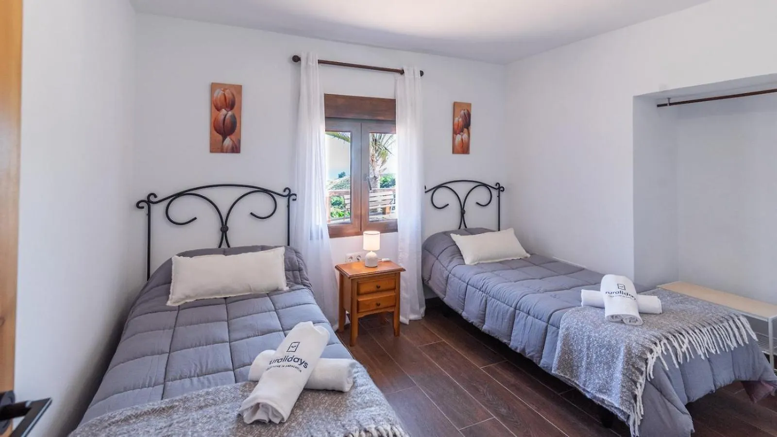 Casa Rural Los Aleses Velez-Malaga By Ruralidays Spain
